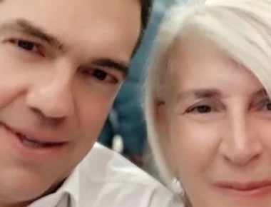 Το κινητό «μετατροπέας» της Αυλωνίτου – Η selfie με τον Τσίπρα που «έριξε» το διαδίκτυο (φώτο)